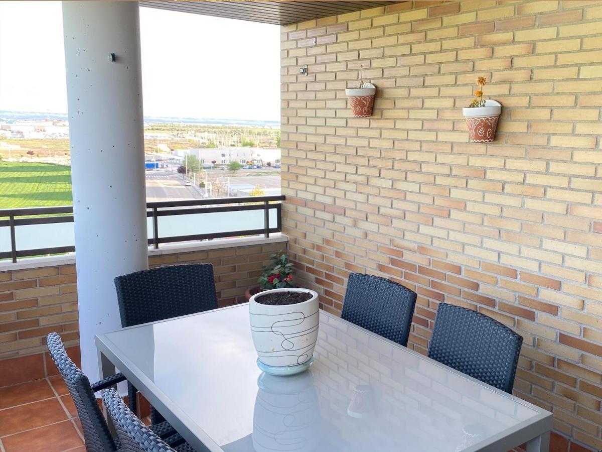 Aires De Toledo-Parque Warner Y Madrid En Familia Apartment Exterior photo
