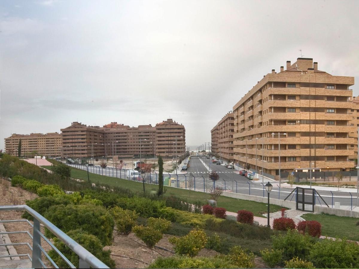 Aires De Toledo-Parque Warner Y Madrid En Familia Apartment Exterior photo