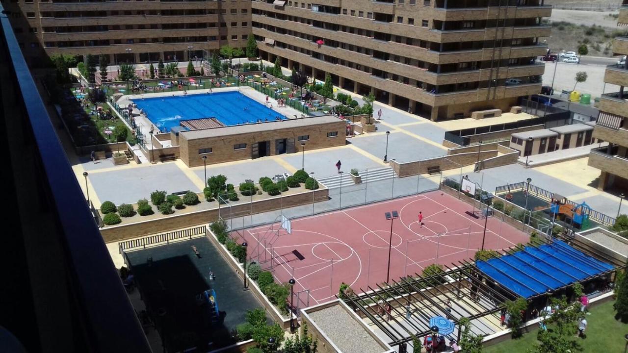 Aires De Toledo-Parque Warner Y Madrid En Familia Apartment Exterior photo